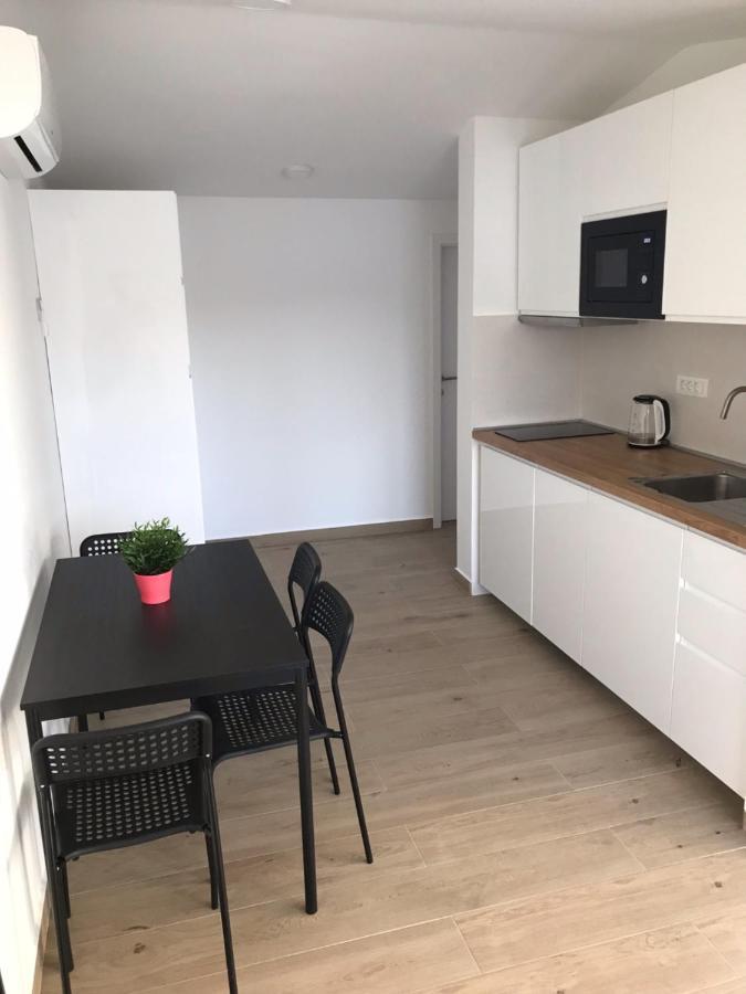 Apartments Haramincic M&B Stara Novalja Extérieur photo